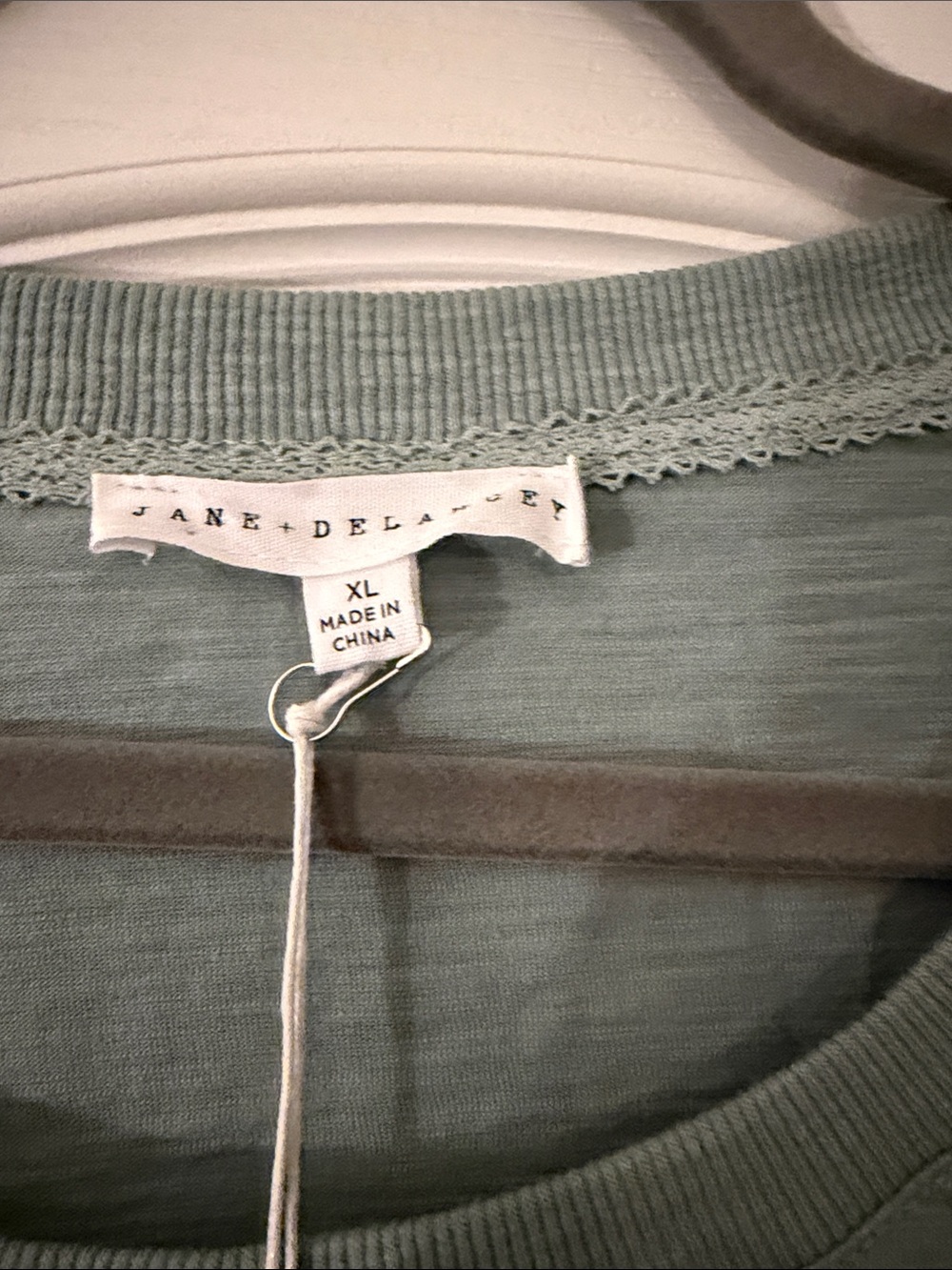 Jane & Delancey Eyelet Puff Sleeve Tee - Sage Green. Size XL. NWT - Picture 4 of 5